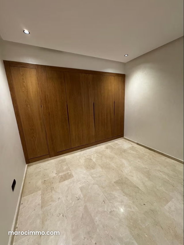 Studio premium sans vis a vis — 4