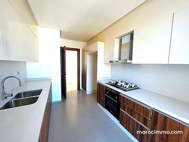 Magnifique Appartement 2 Chambres Souissi — 4