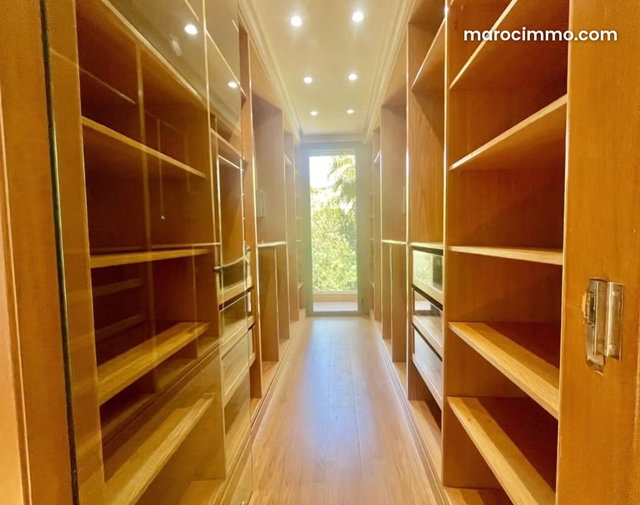 Magnifique villa à louer à Californie. Superficie 550 m². Bien meublé — 4
