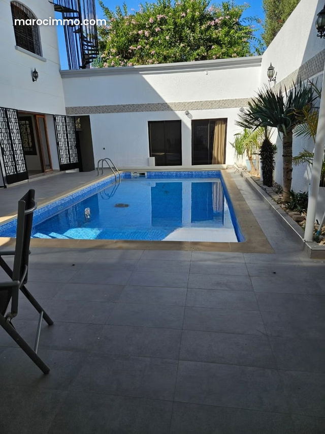 Villa avec piscine à louer à oasis — Casablanca