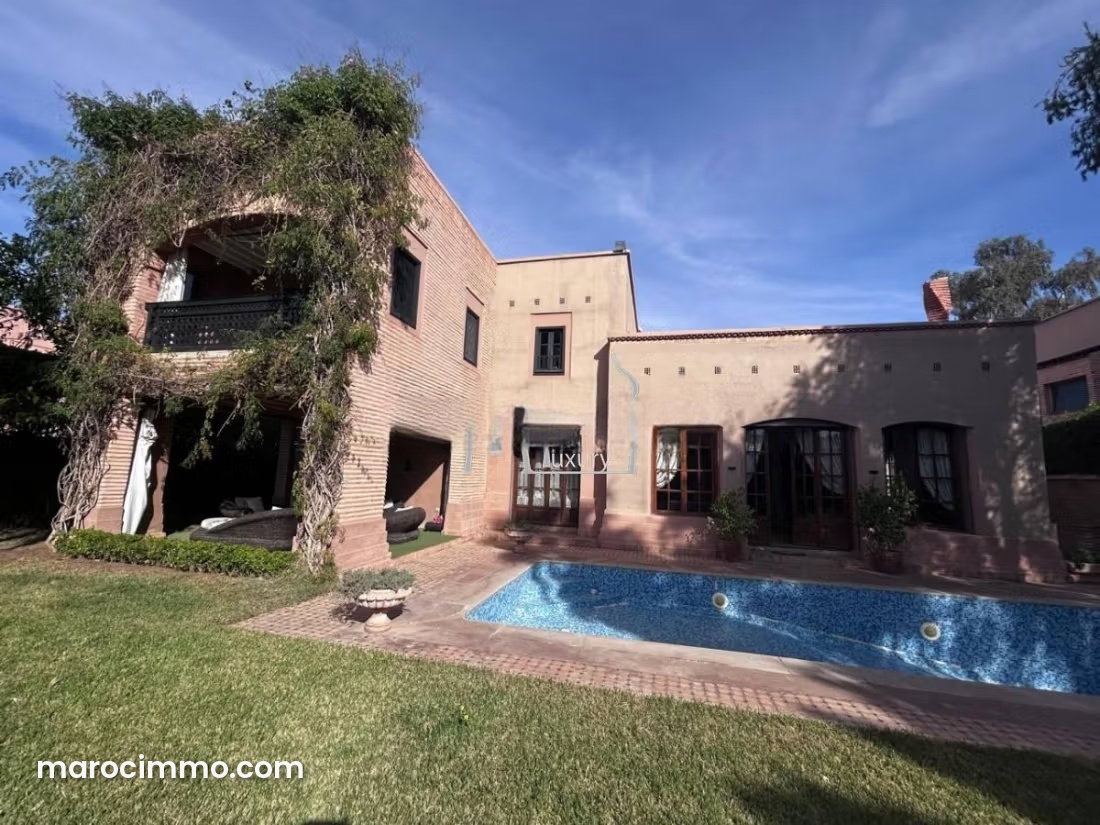 Villa 450 m² avec piscine et jardin, Agdal, Marrakech — Marrakech
