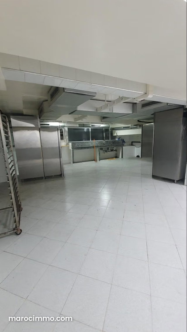 Commercial space for rent in Bourgogne Ouest — 2