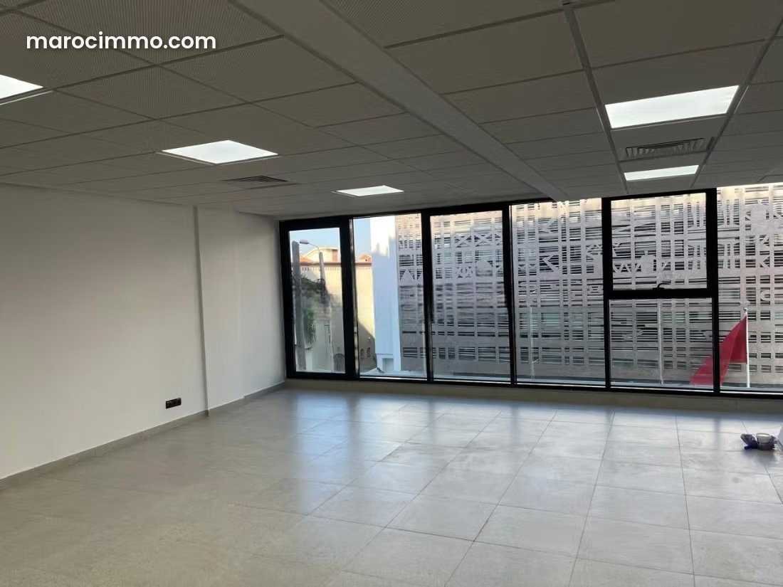 Bureau 76 m² à louer à l'Oasis, Casablanca — Casablanca