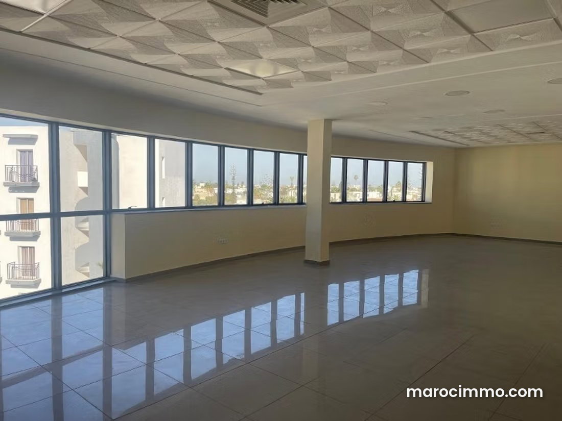 300 sqm Office for Lease in Oasis, Casablanca, Offering Quality and Comfort — Casablanca