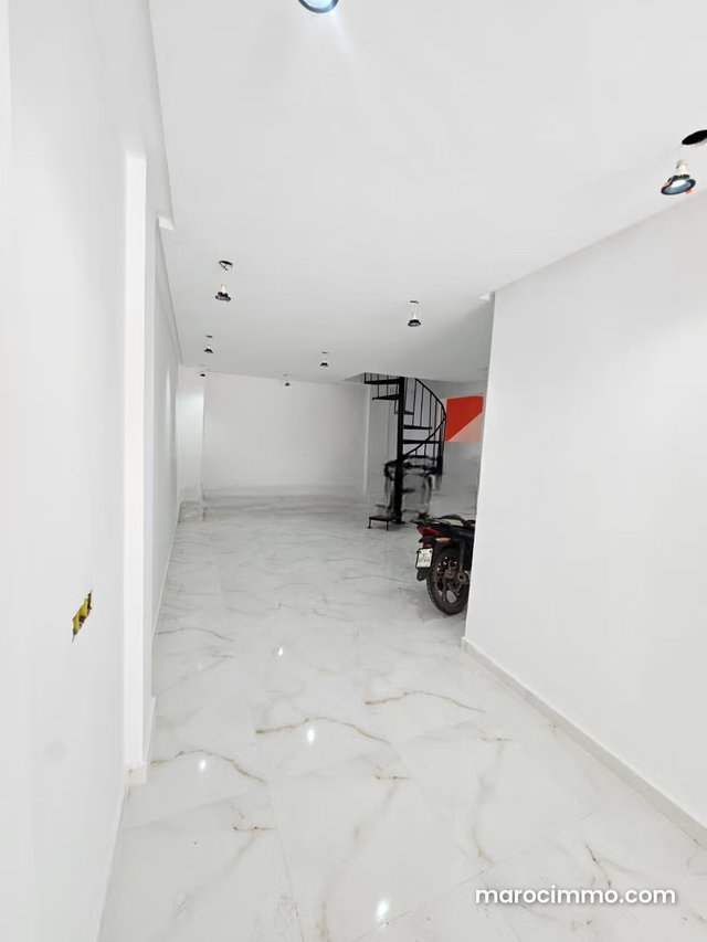 Magasin de 66m à louer à ain sebaa — 2