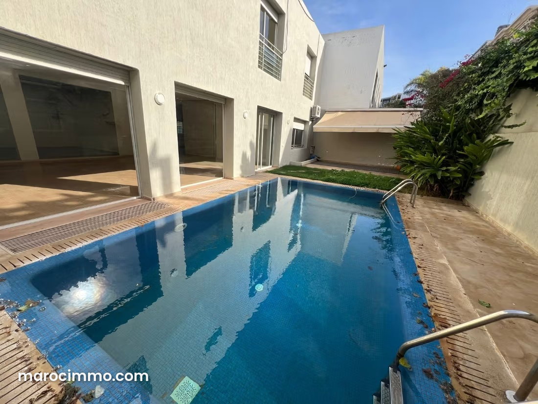400 m² Villa with Pool, Aïn Diab, Casablanca — Casablanca