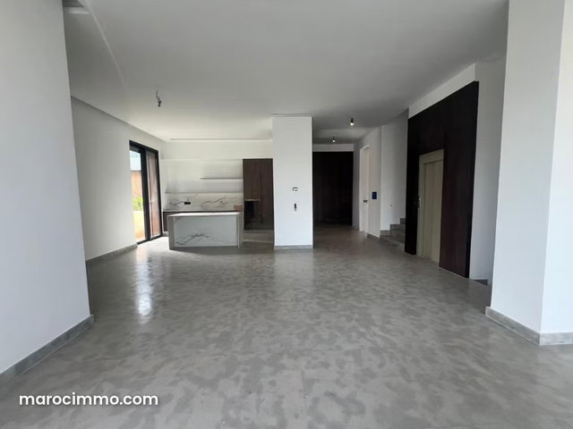 Luxury Villa for Rent in Ain Diab. 6 Comfortable Rooms. Concierge Service, Beautiful Pool — 4