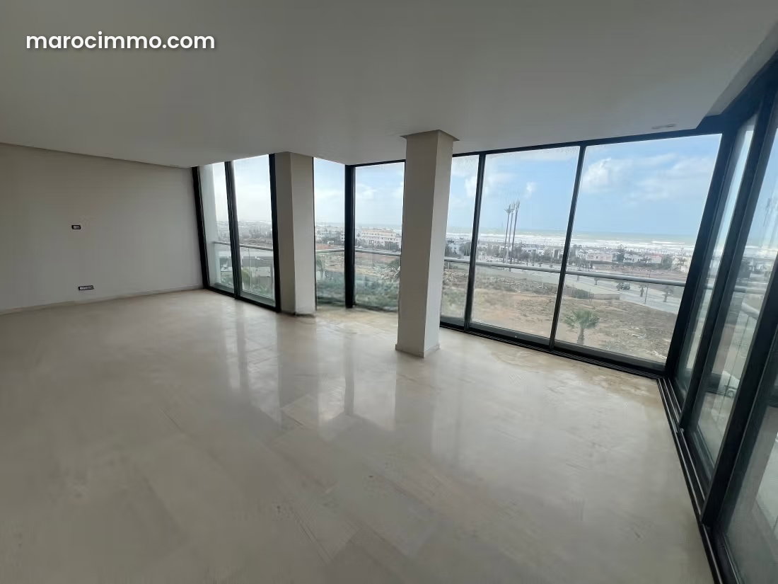 150 sqm Apartment with Sea Views, Aïn Diab, Casablanca — Casablanca