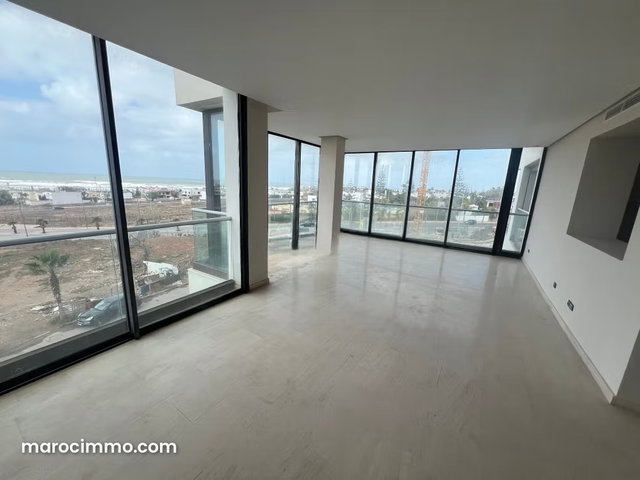 Beautiful Sea View Apartment for Rent in Ain Diab. Total Surface 150 m². With Elevator — 2