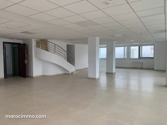 Plateau de bureau à louer AVENUE DE L'ARMEE ROYAL — 4