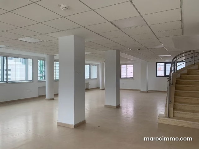 Plateau de bureau à louer AVENUE DE L'ARMEE ROYAL — 3