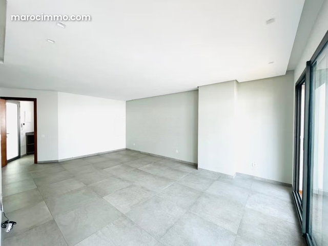 Appartement à louer à Triangle d'Or. Surface de 170 m². Porte sécurisée et chauffage central — 4