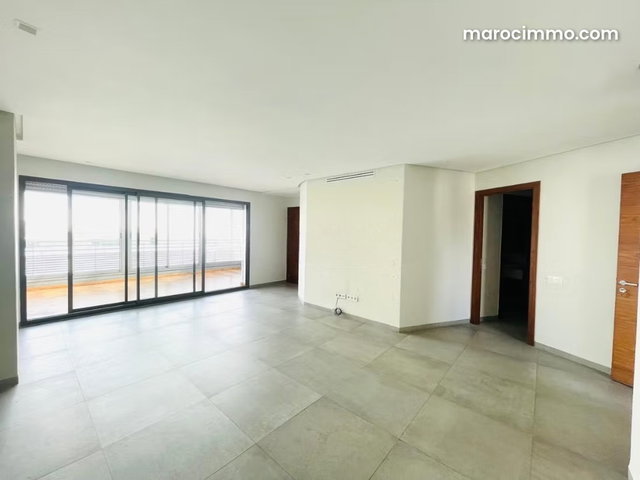 Appartement à louer à Triangle d'Or. Surface de 170 m². Porte sécurisée et chauffage central — 2