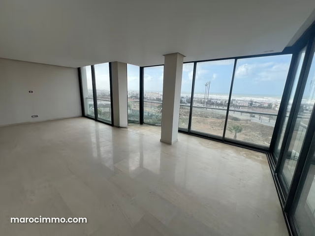 Appartement à louer à Ain Diab. 3 belles chambres. Vue sur mer et porte blindée — Casablanca