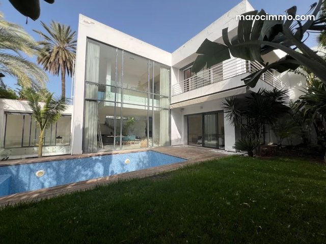 Maison de luxe à louer à CIL Hay Salam. 5 pièces. Jardin et terrasse — 2