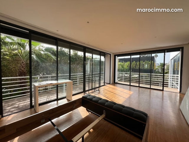 Maison de luxe à louer à CIL Hay Salam. 5 pièces. Jardin et terrasse — 5