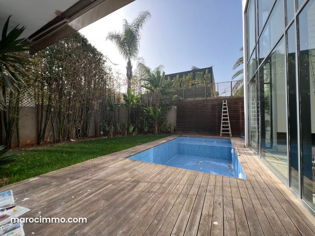 Maison de luxe à louer à CIL Hay Salam. 5 pièces. Jardin et terrasse — 3