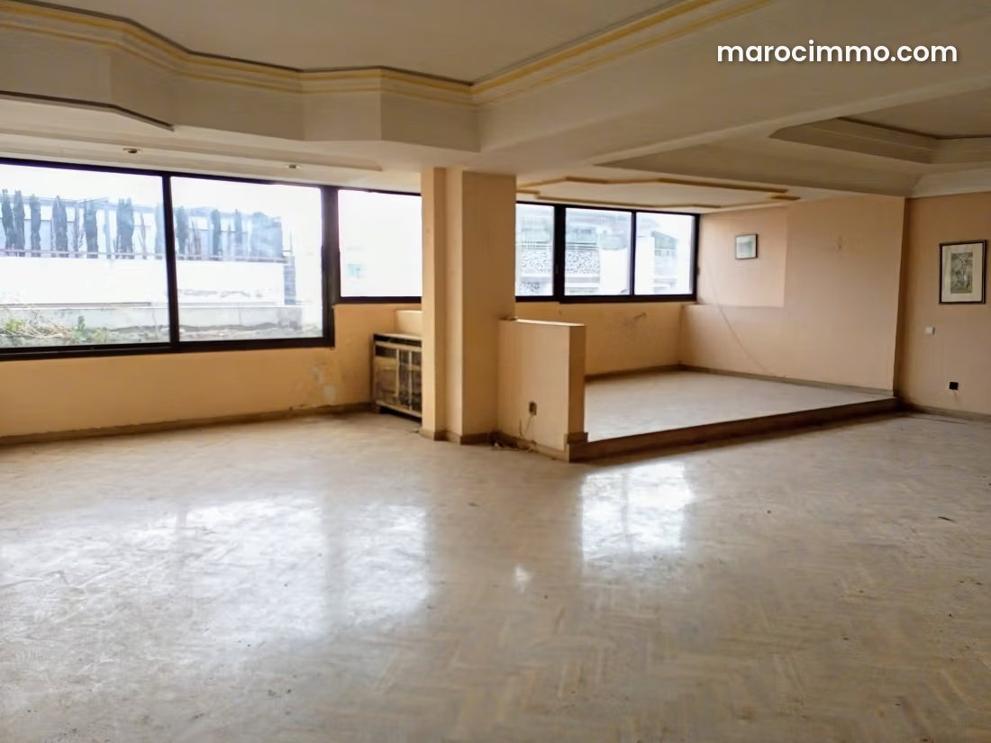 Grand appartement à rénover au cœur du Gauthier Casablanca — Casablanca