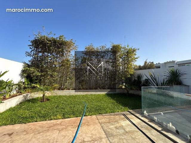 À Louer Villa Contemporaine à Ain Diab Jacuzzi Rooftop — 4