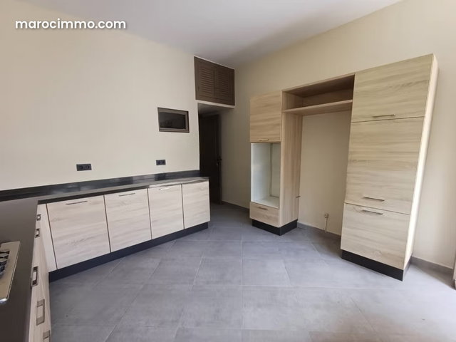 Villa t5 de 372m² – 4 ch. – Residence securisee — 4
