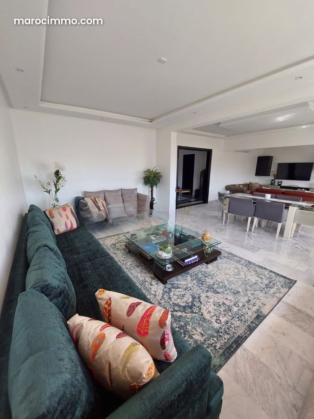 Appartement meublé t5 de 232 m² – 4 chambres — 2