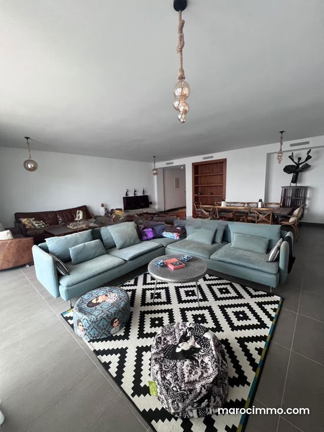 Furnished 4-Bedroom Apartment - 200 sqm - 3 Beds - Secure Residence — Casablanca
