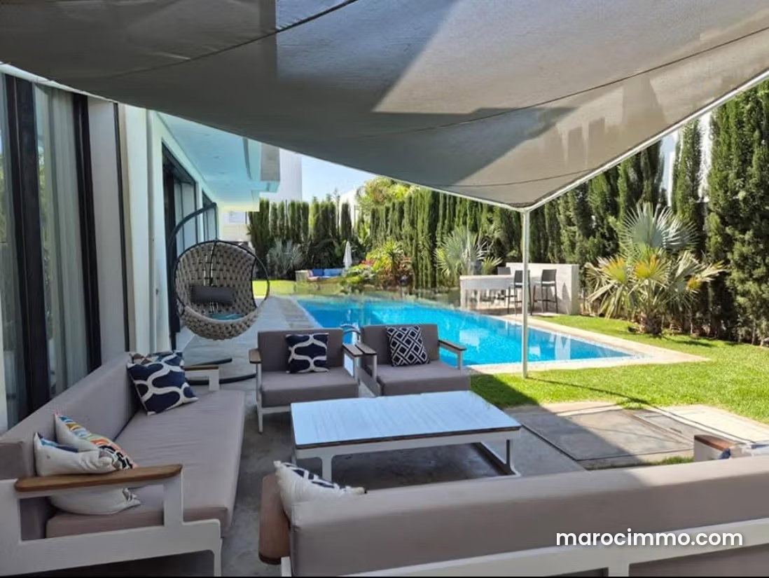 650 sqm Villa with Pool and Garden, Riyad, Rabat for Sale — Rabat