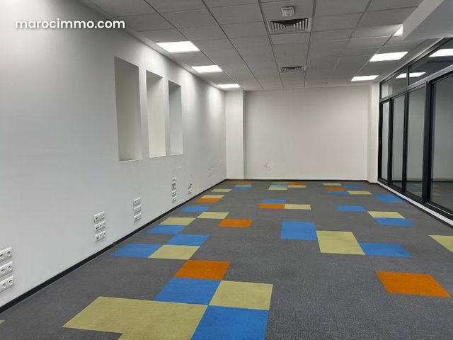 Plateau de bureau à louer sur Bd d'ANFA — 4