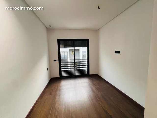 Grand appartement à Bouskoura ville verte — 3