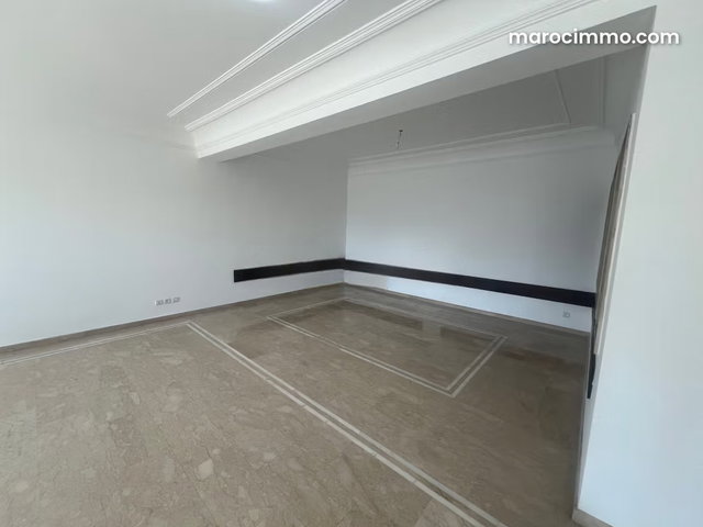 Grand appartement à la location sans vis à vis bien à la location racine — 3