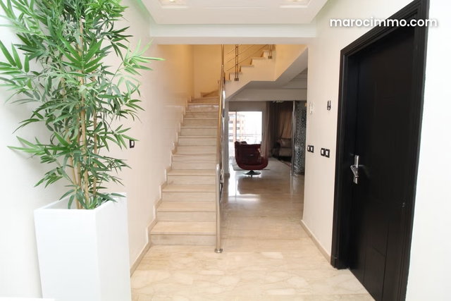 Spacieux Duplex au dernier étage avec vue mer — 4