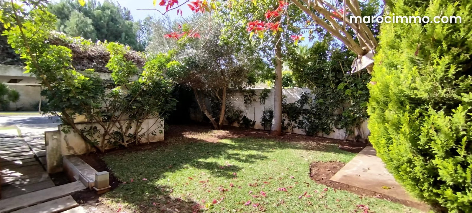 Villa meublée 250 m², jardin et terrasse, Ville Verte Bouskoura — Bouskoura