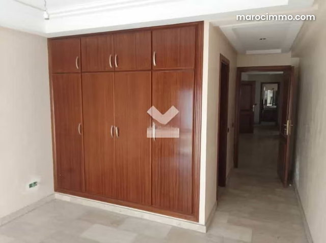 Appartement à Vendre de 265.0 m² à Casablanca, Hopitaux — 5