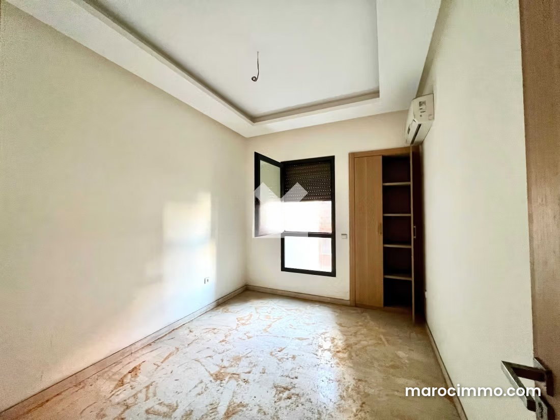 Appartement 2 chambres avec terrasse, Quartier des Hôpitaux — Casablanca