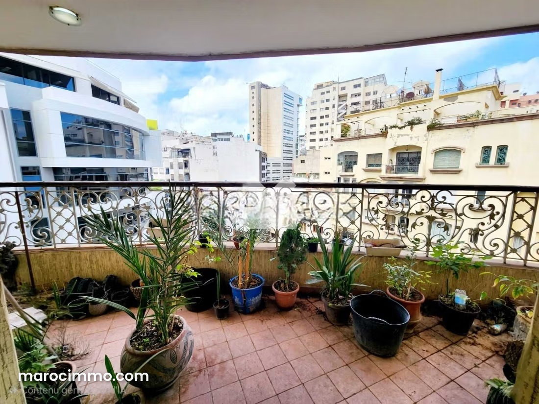 Spacious 249 sqm Family Apartment in Gauthier, Casablanca — Casablanca
