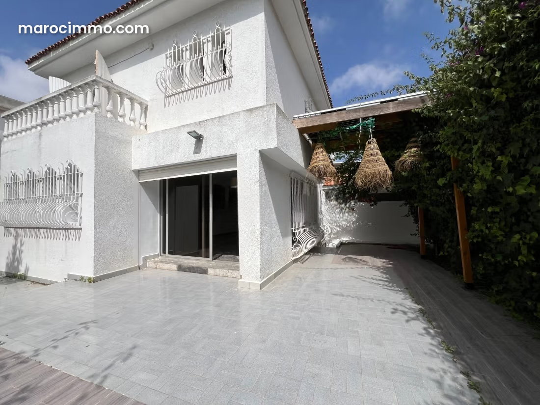 450 m² Villa with Garden and Sea Views, Oasis, Casablanca — Casablanca