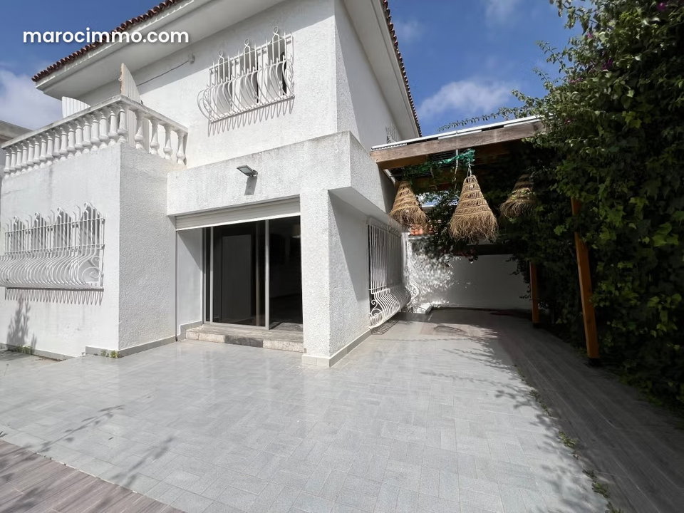 Très belle villa à louer à l’oasis non meublé
