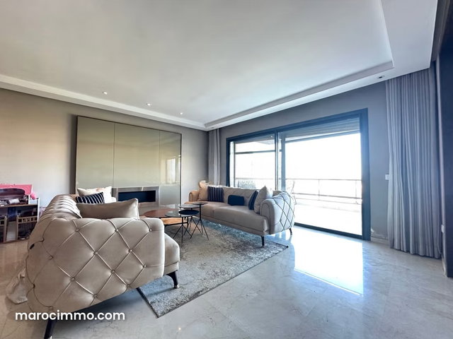 Luxury Top-Floor Apartment with Direct Sea View — 3