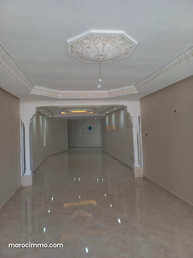 Lumineux appartement 196 m² à vendre, bien placé — 3