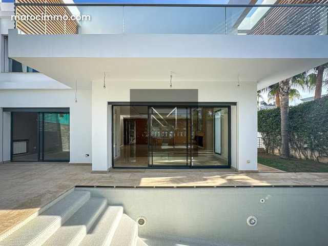 A Louer Villa Contemporaine 3 suites Piscine — 3