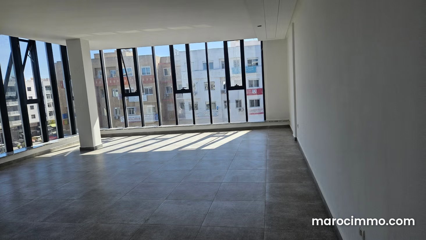 80 m² Office in Aïn Chock, Casablanca, Modern Building with Garage — Casablanca