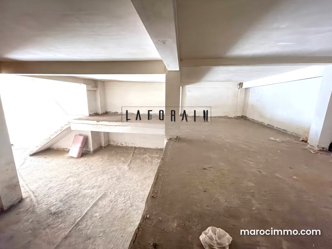 Local commercial 270 m², Avenue Hassan II, Guéliz, Marrakech — Marrakech