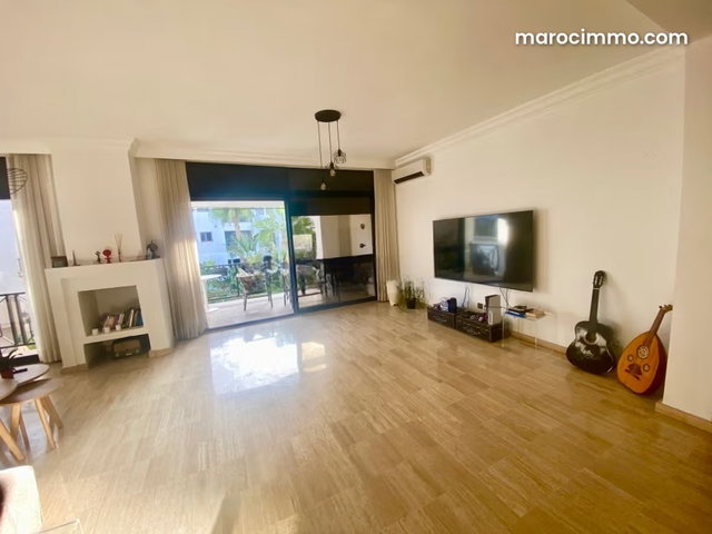 Bel Aïn Diab avec terrasse et cheminée — 4