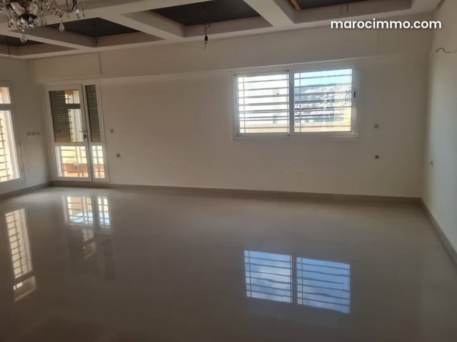 3 Bedroom Apartment Iberia — 3