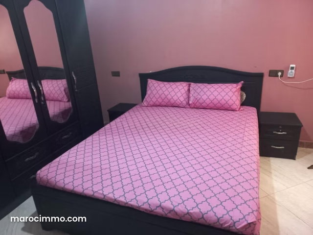 Louez cet appartement en Centre ville. 3 grandes pièces. Meublé — 2