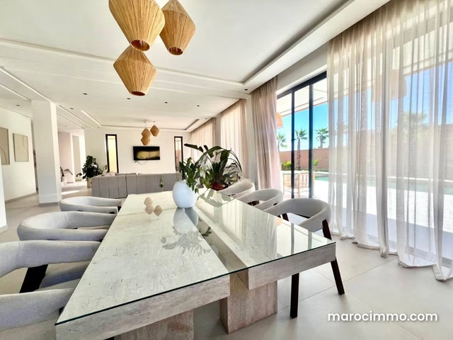 Villa de Luxe à Louer avec Piscine Privée — 4