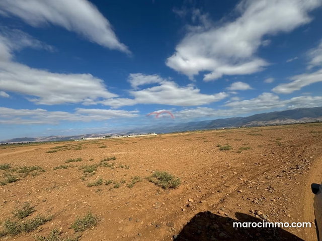 Vente Terrain nu à route d'amezmiz — 2
