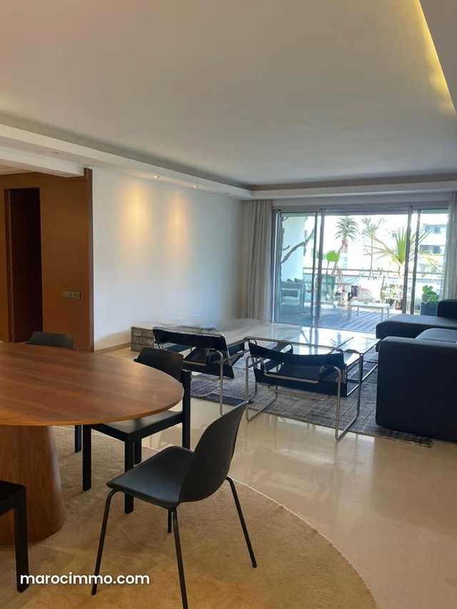 Superbe appartement à louer à Ain Diab. 3 chambres agréables. Bien meublé — 3