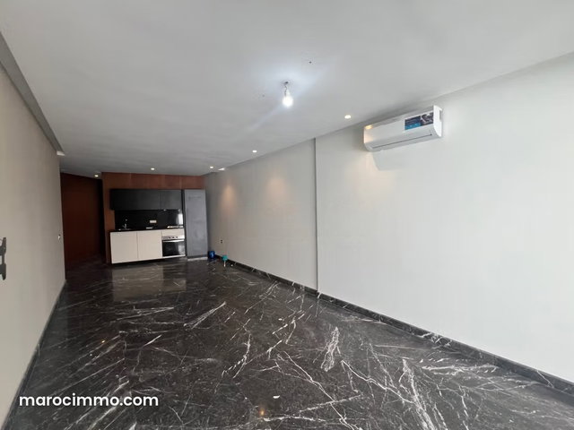 Unfurnished 65m2 Breton-style apartment for rent — 3