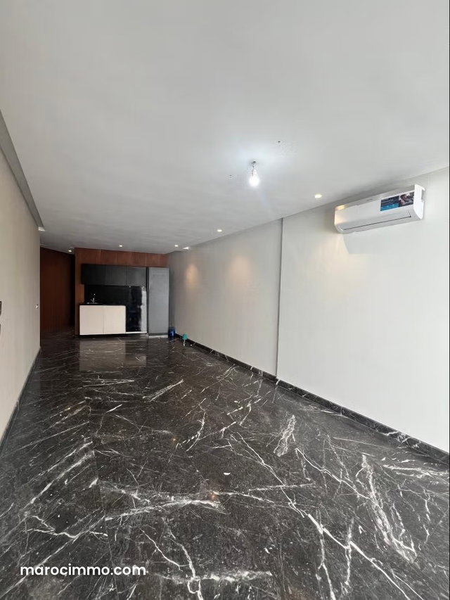 Unfurnished 65m2 Breton-style apartment for rent — 2